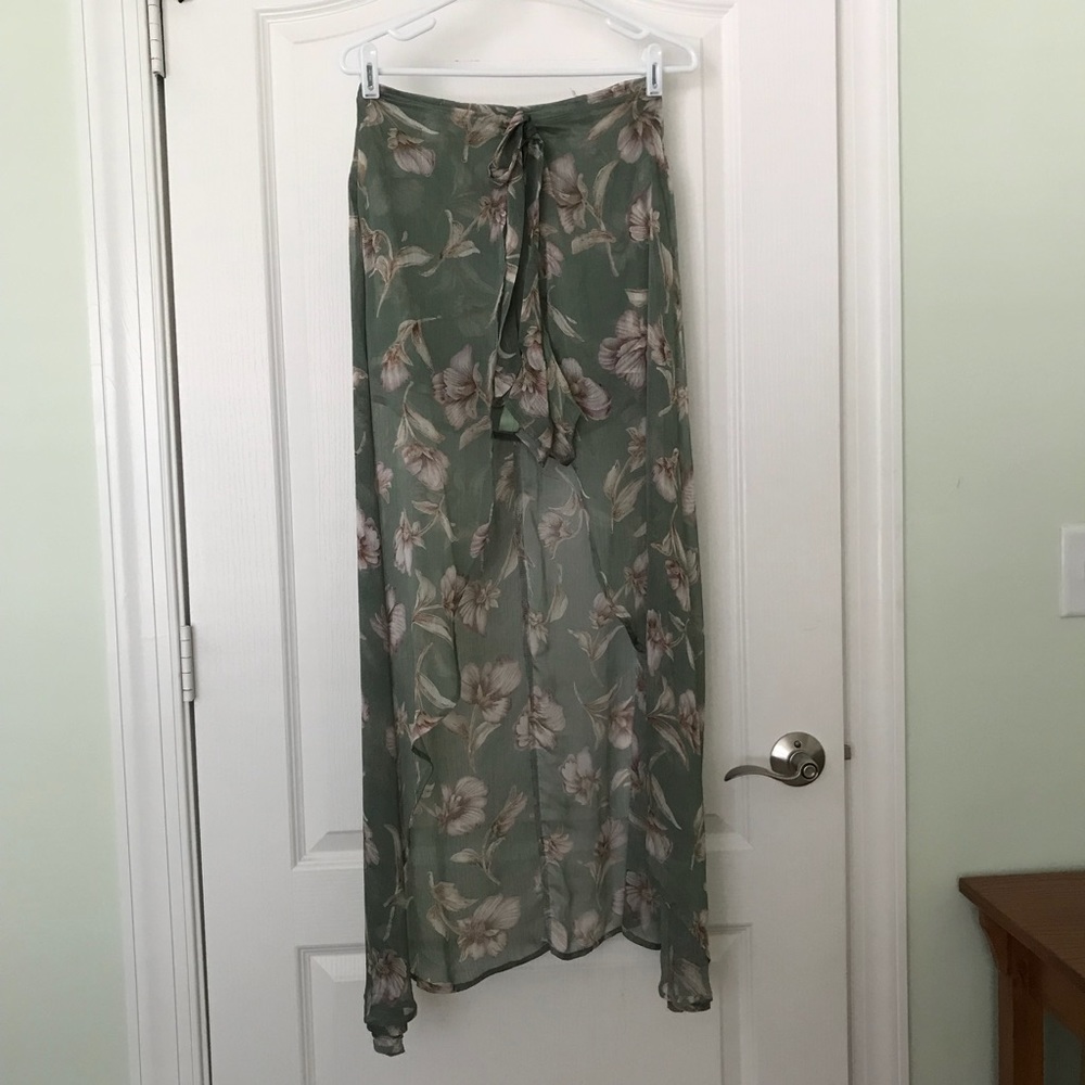 Floral Chiffon Crop Top & Wrap Short Set - Picture 4 of 5